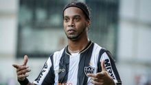 Ex novia de Ronaldinho le desea suerte en México