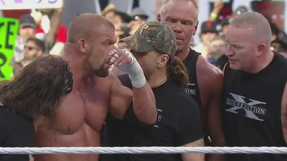 Triple H y DX derrotan a Sting con NWO