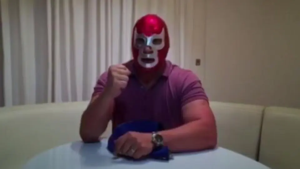 Blue Demon Jr. se convierte en Red Demon por campaña política