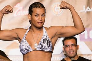 Luchadora transgénero reta a la Campeona de UFC