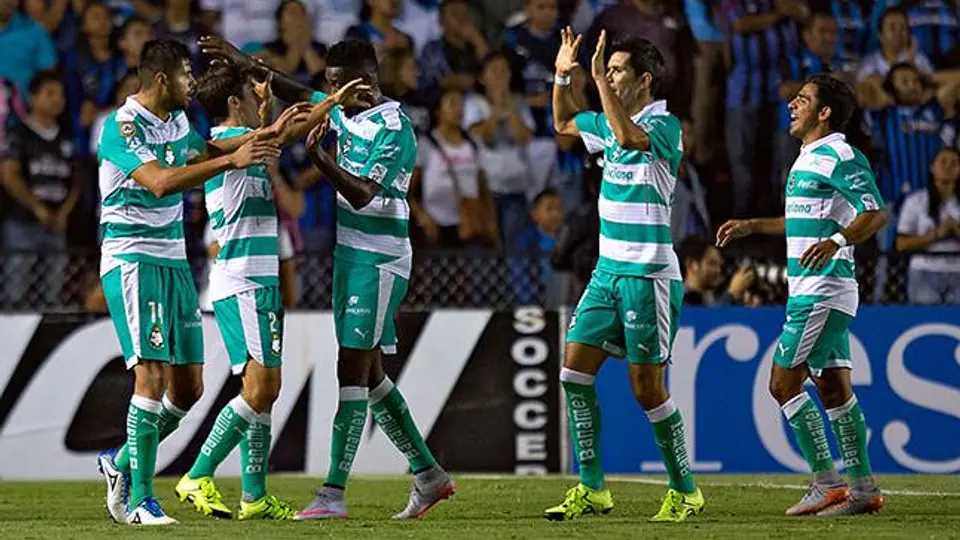 Campeón Santos logra su primera victoria del torneo