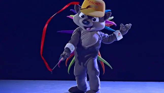 Pachi enseña los pasos del 'baile de la victoria'