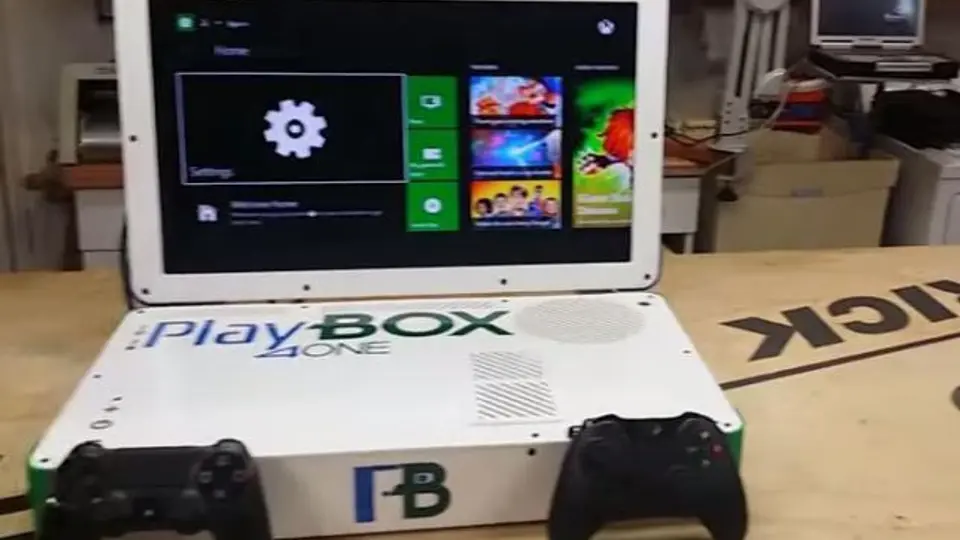 Joven combina el Play Station 4 y el XBox One en una consola