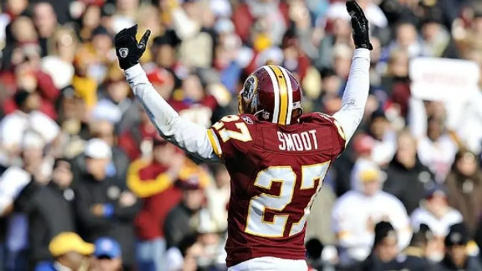 Ex jugador de la NFL, detenido por golpear a su novia