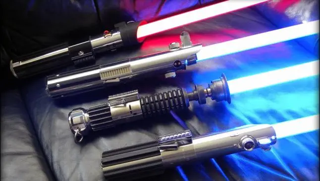 Sables de Luz de Star Wars VII cuentan con influencia de Apple