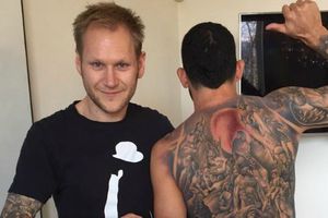 Tévez presume su espectacular tatuaje