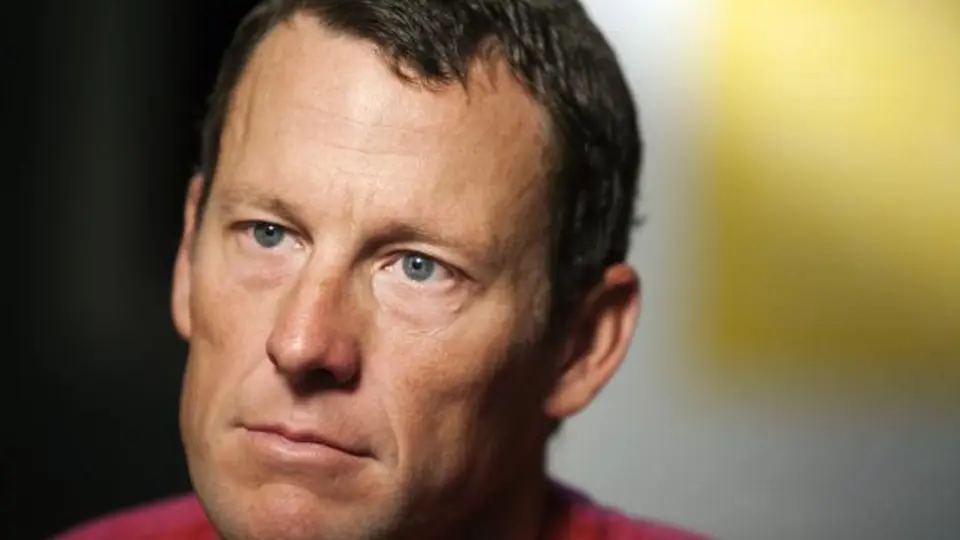 Armstrong se declara culpable por choque en Aspen