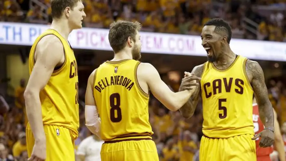 Cavaliers barre a Hawks y es el primer finalista de la NBA