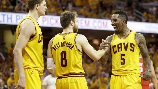 Cavaliers barre a Hawks y es el primer finalista de la NBA