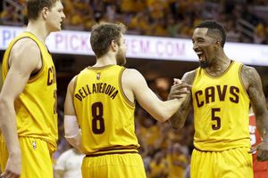 Cavaliers barre a Hawks y es el primer finalista de la NBA