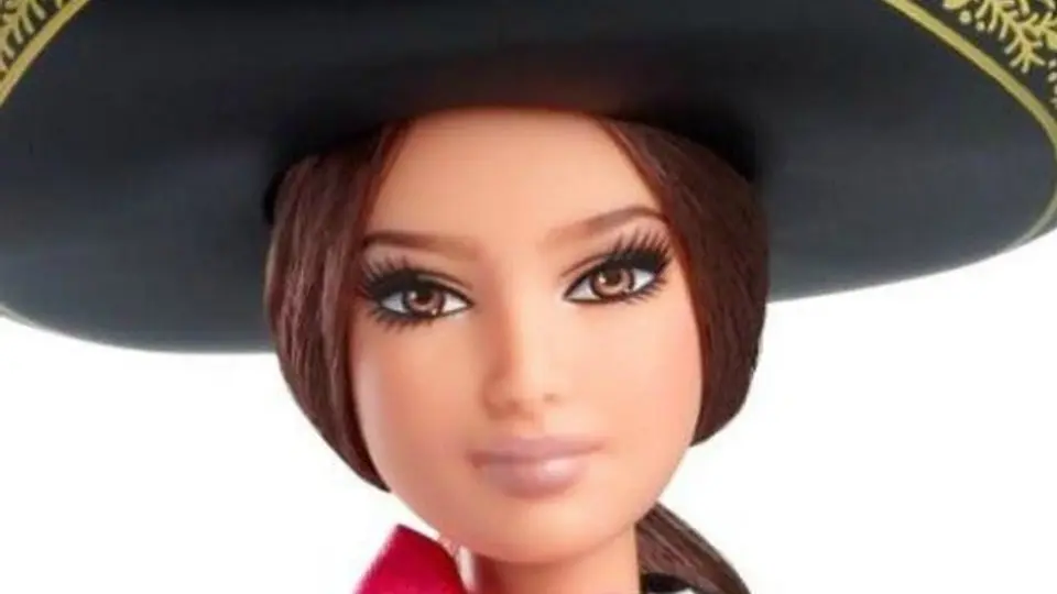 Lanzan Barbie mariachi