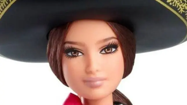 Lanzan Barbie mariachi