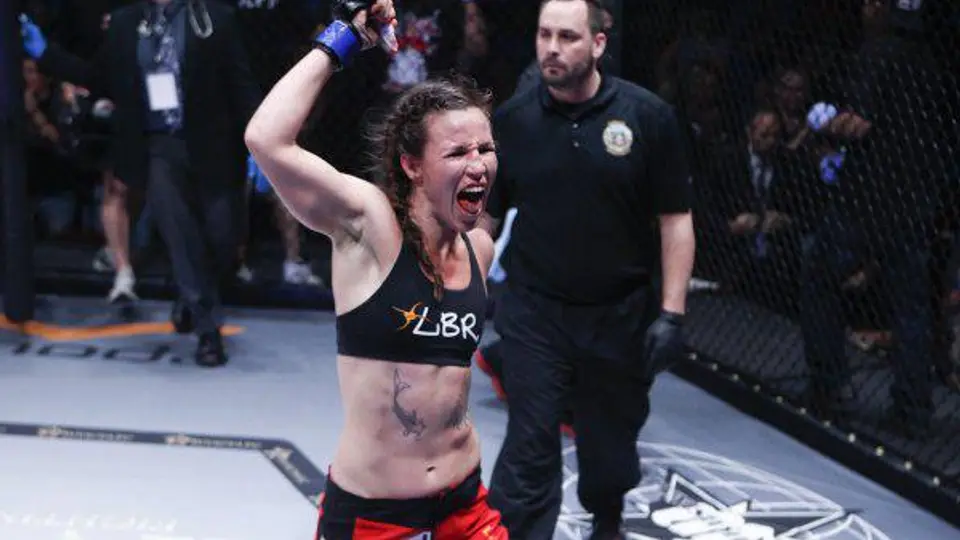 Peleadora casi pierde la oreja en UFC 180