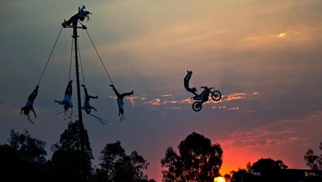 X-Fighters se convirtieron en los 'riders de Papantla'