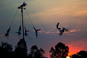 X-Fighters se convirtieron en los 'riders de Papantla'