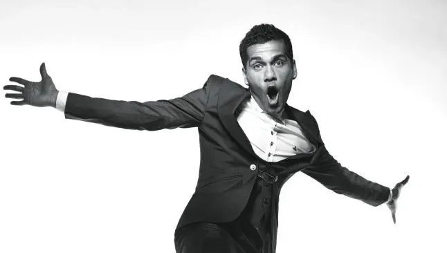 Dani Alves incursiona en el mundo de la moda