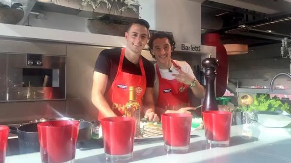 Guardado se mete hasta la cocina del PSV