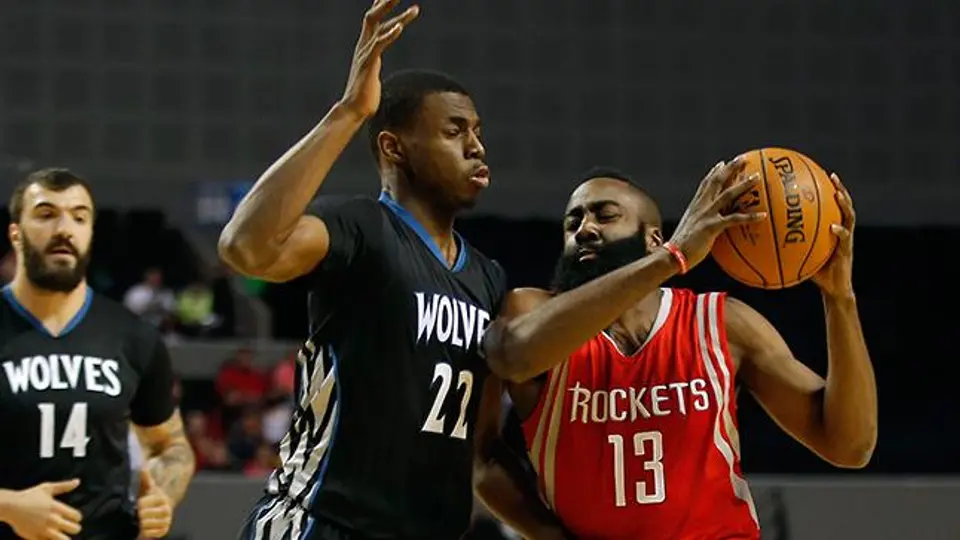Rockets se lleva juego de NBA en México