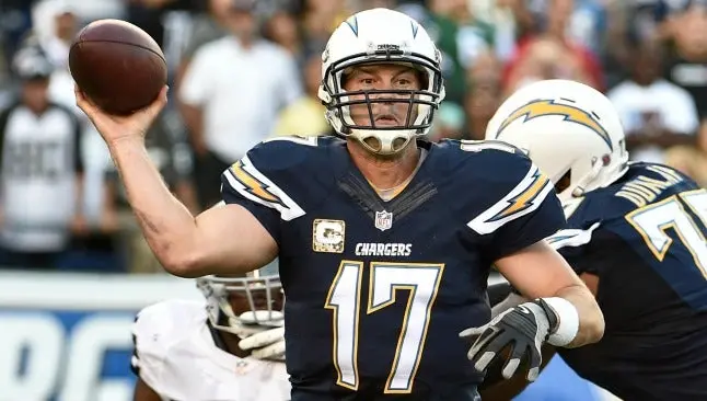 Cargadores derrota a los Raiders pero no luce en casa