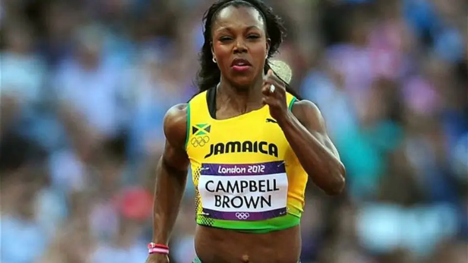 Velocista jamaicana invade carril en Mundial de Atletismo