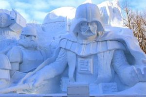 Realizan esculturas gigantes de nieve de Star Wars