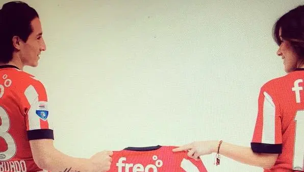 Máximo, hijo de Guardado, ya tiene uniforme del PSV