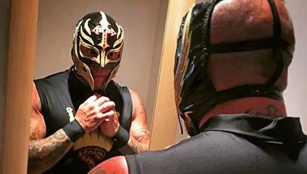Rey Mysterio seguirá luchando y rendirá homenaje al Perrito