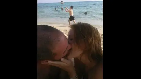 Pareja pide ayuda en redes sociales y terminan 'trolleados'