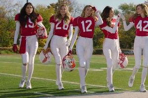 Ángeles de Victoria Secret se cambian al futbol americano