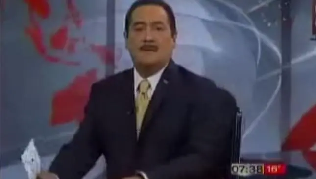 Presentador de noticias insulta a López Dóriga y Loret