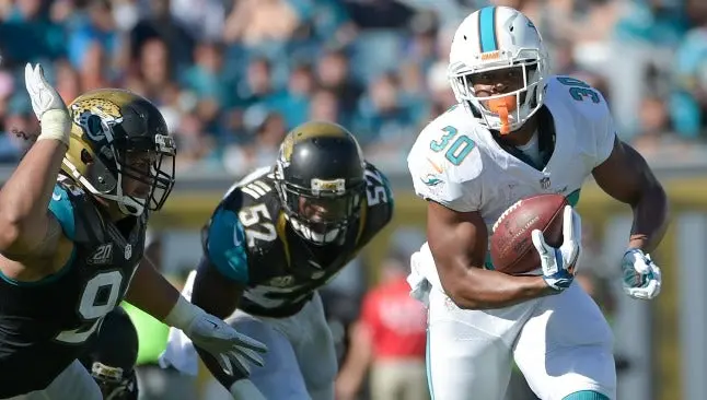Delfines aprovecha errores de Jaguares y se enracha