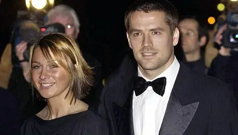 Owen le pide sexo a su esposa por Twitter