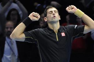 Djokovic pasa a 'Semis' del Masters y asegura cima del ranking