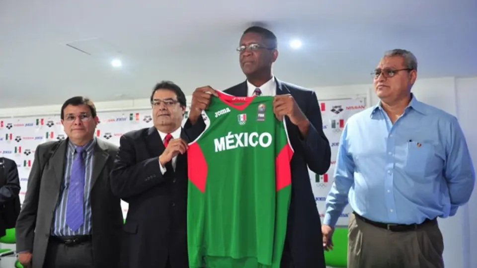 Bill Cartwright, nuevo entrenador del Tri de Basquetbol