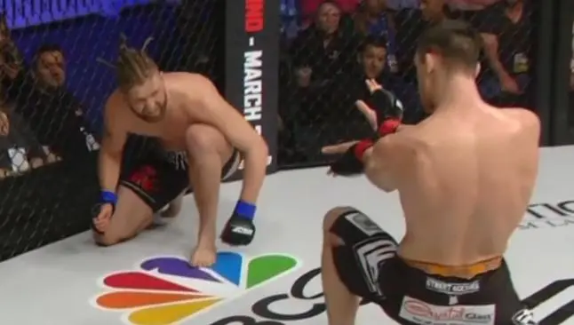 Peleador de MMA realiza Kame Hame Ha a su oponente
