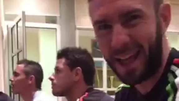 Tri de Copa Oro se relaja con retas de FIFA