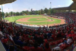 Fray Nano vive gran ambiente en juego inaugural de LMB