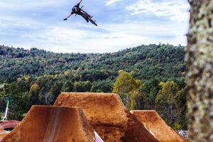 Checa las maniobras más espectaculares del BMX