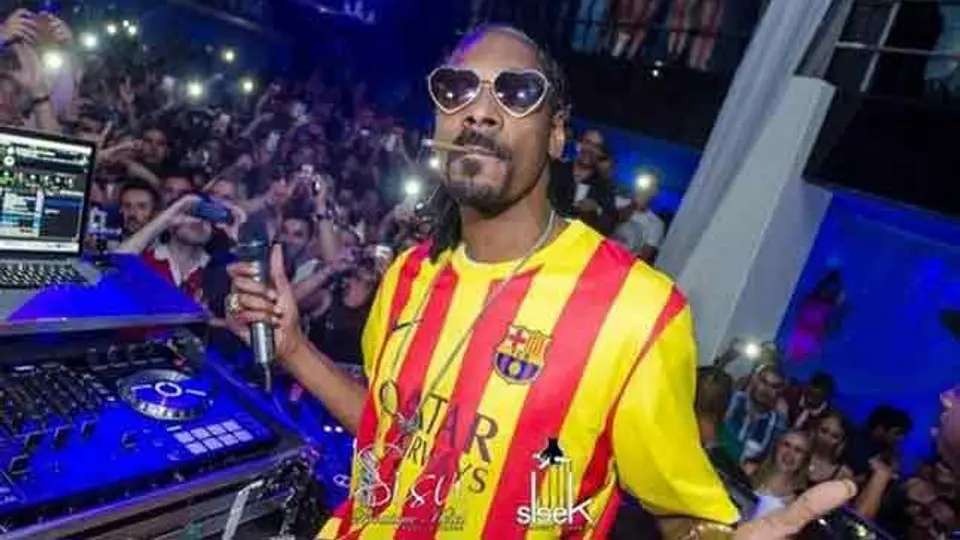 Snoop Dogg rapea con la camiseta del Barça