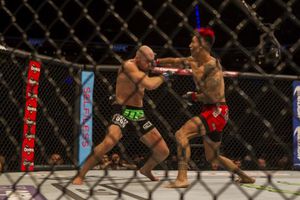 Dodger Montaño pierde por decisión unánime en UFC 188