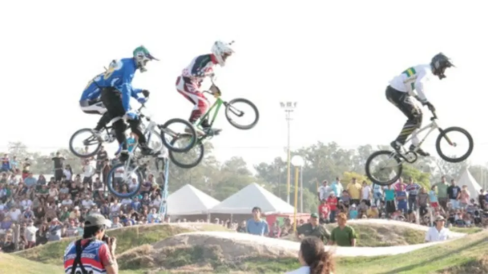 BMX supercross tiene nuevos campeones