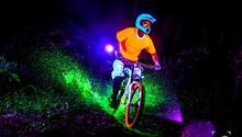 Sensacionales fotos en el espectro ultravioleta con bicicletas