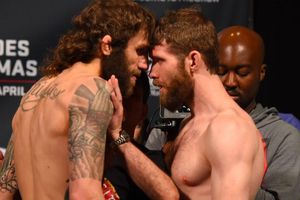 Chiesa vence a Clarke en intenso combate