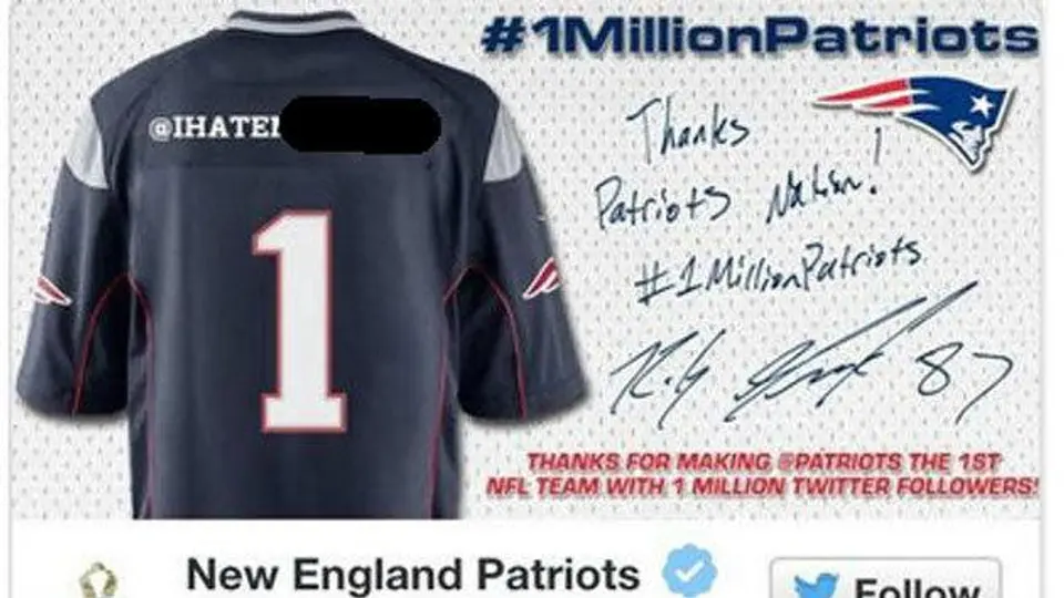 Patriotas resbalan con tuit racista