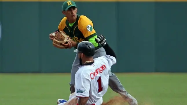 Dos peloteros cubanos abandonan a su equipo en Serie del Caribe