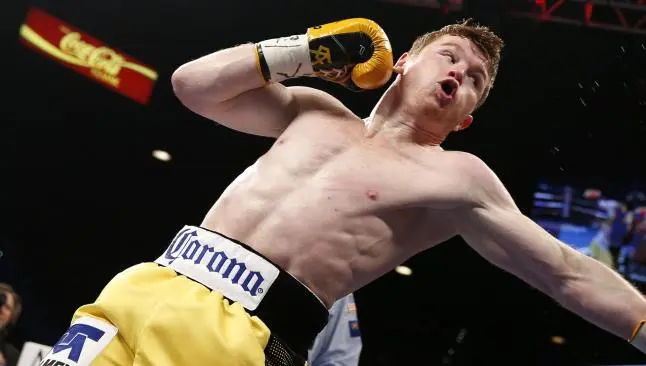 Canelo noquea a Kirkland en el tercer round
