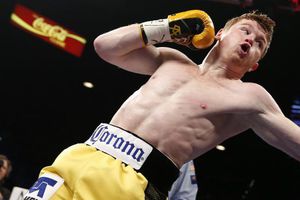 Canelo noquea a Kirkland en el tercer round