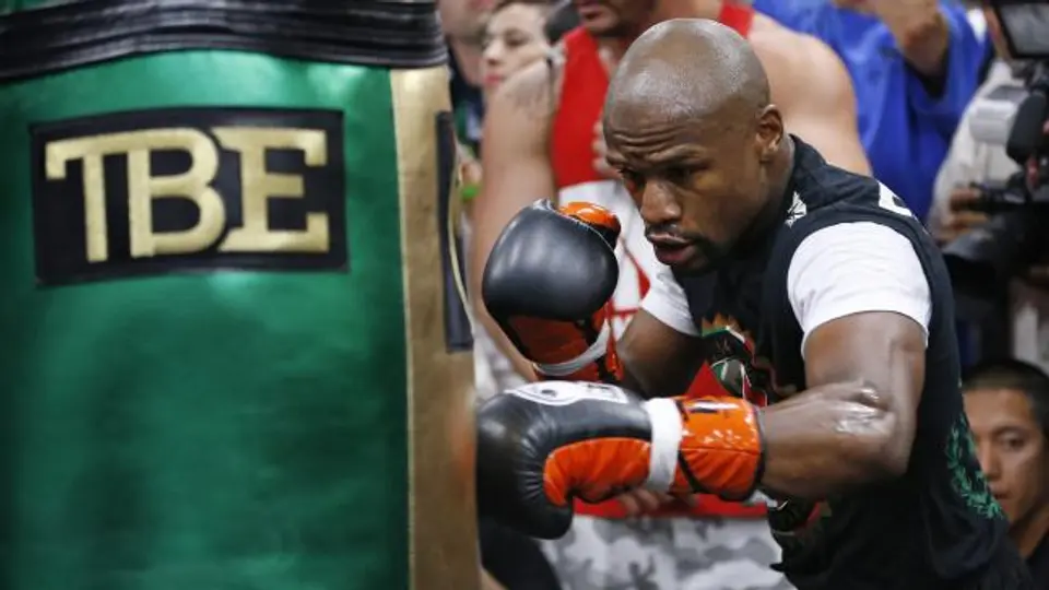 Mayweather le responde a peleador de la UFC que lo amenazó