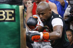 Mayweather le responde a peleador de la UFC que lo amenazó