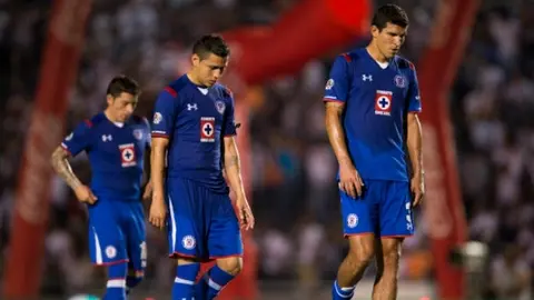 Tres 'grandes' del futbol mexicano no brillan en el Apertura
